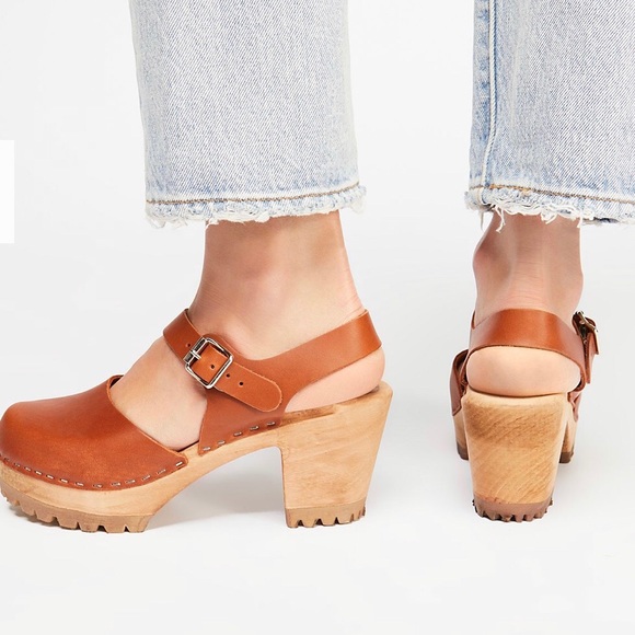 mia abby clog